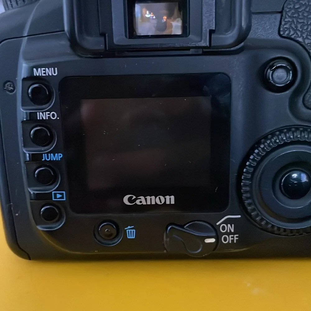 Canon DSLR EOS 20D w/ EFS 18-55mm Stabilizer Lens